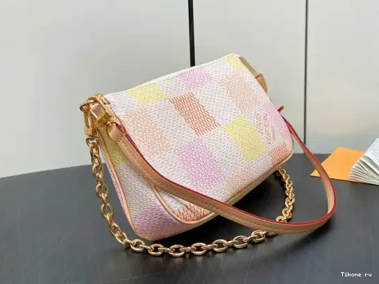 Cheap LOUIS Pochette Accessoires-23.5*13.5*4CM VUITTON 0629